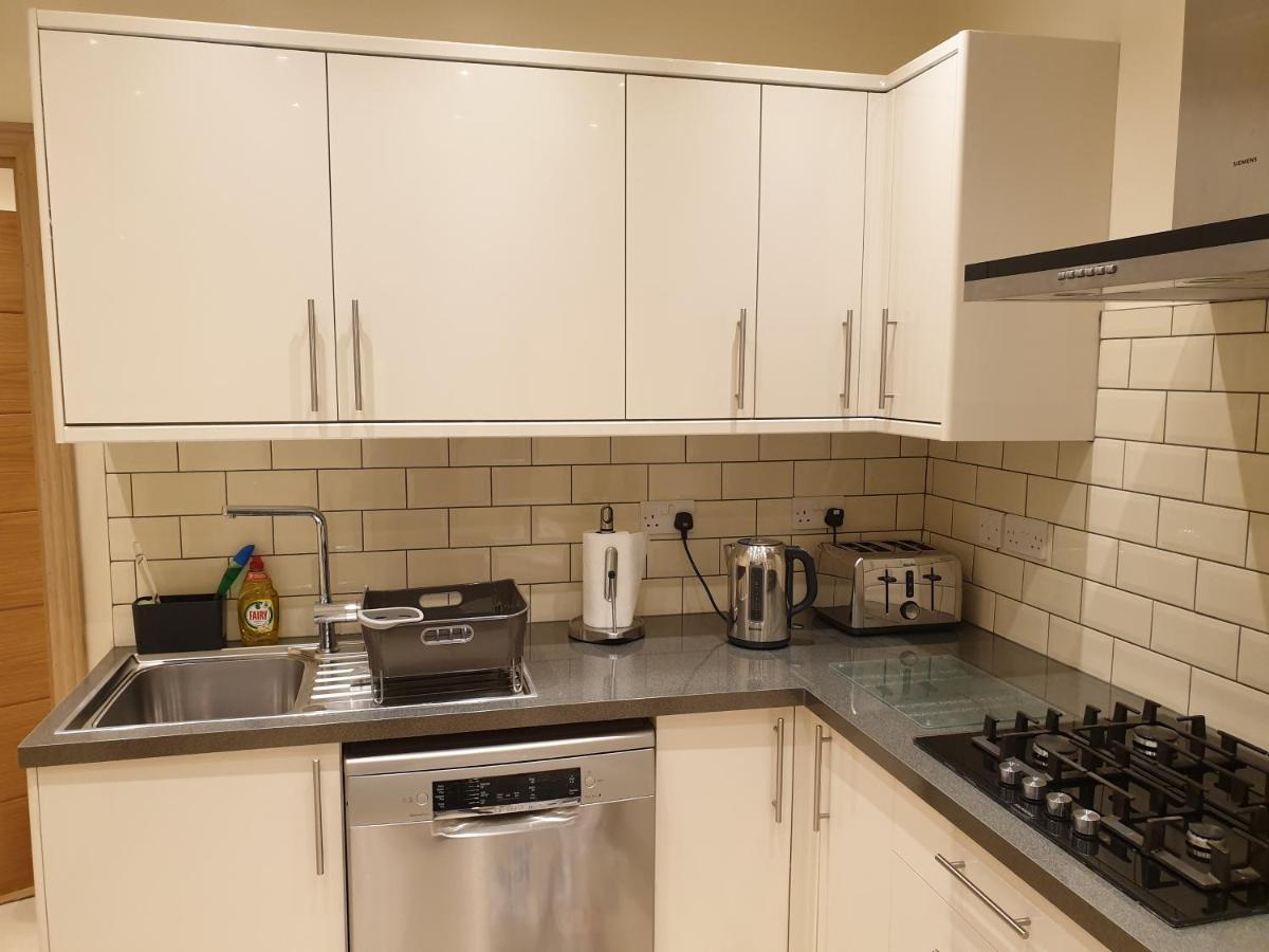 London Luxury Apartments 5 Min Walk From Ilford Station, With Free Parking Free Wifi Exterior photo