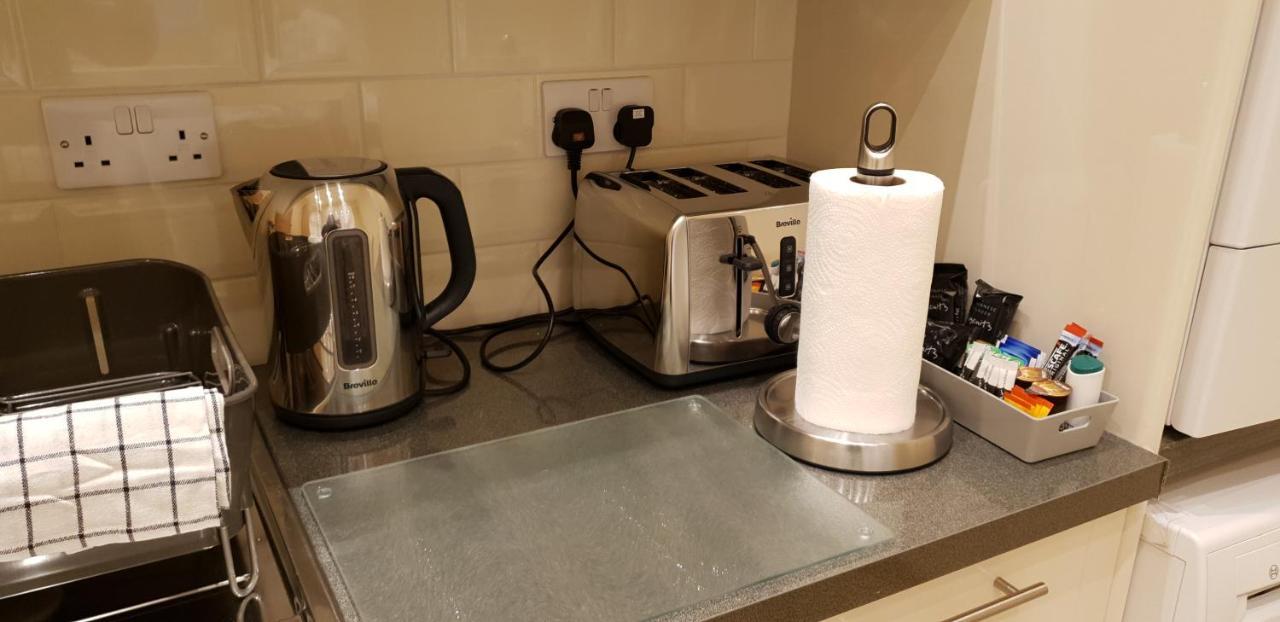 London Luxury Apartments 5 Min Walk From Ilford Station, With Free Parking Free Wifi Exterior photo