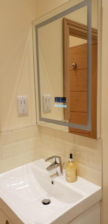 London Luxury Apartments 5 Min Walk From Ilford Station, With Free Parking Free Wifi Exterior photo