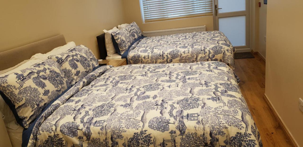 London Luxury Apartments 5 Min Walk From Ilford Station, With Free Parking Free Wifi Exterior photo